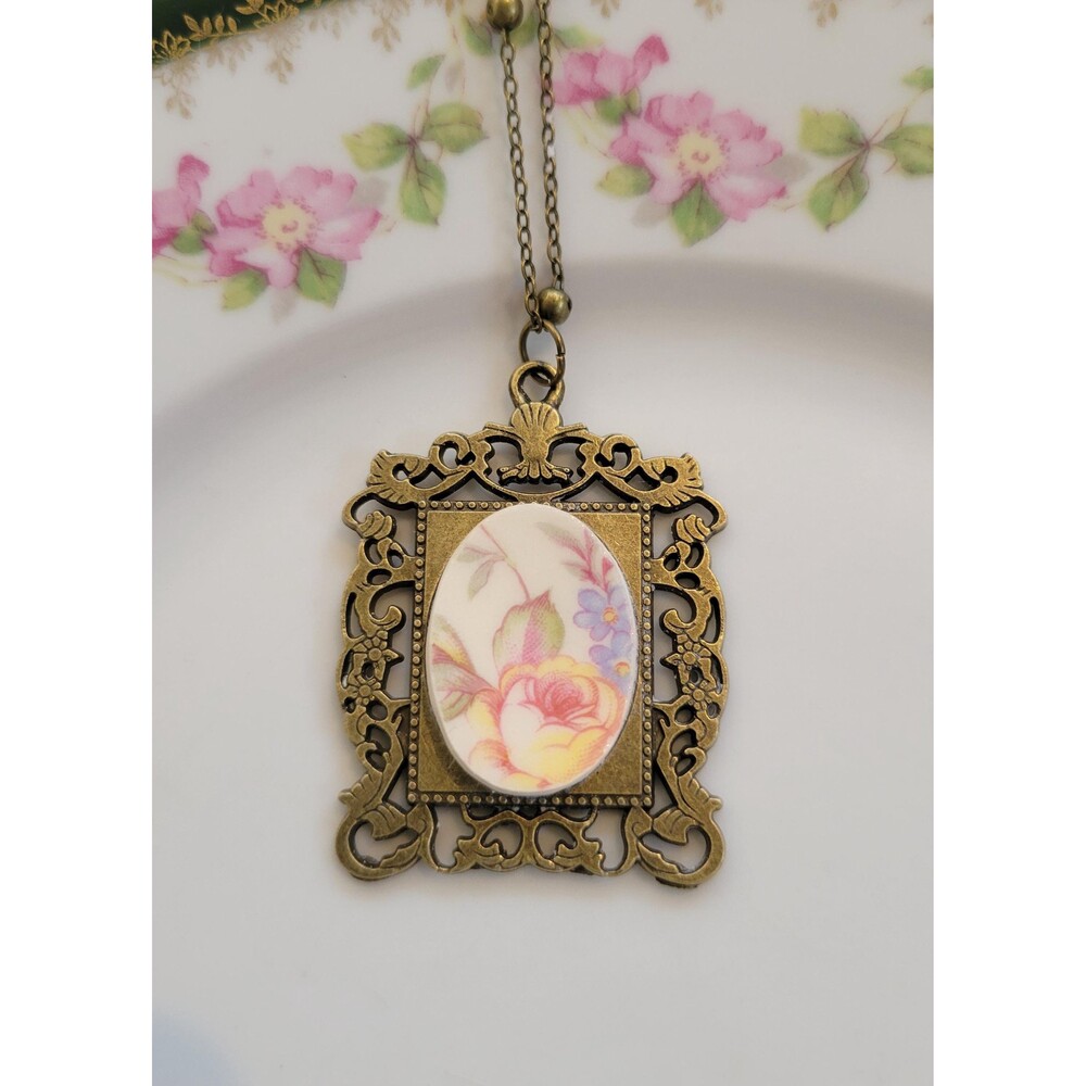 Broken China Homer Laughlin Yellow Rose Pendant Necklace